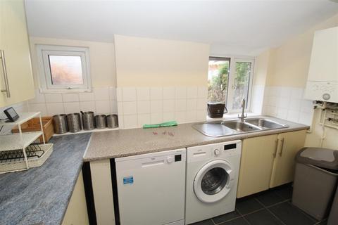 6 bedroom house to rent, Woodville Road, Cardiff CF24