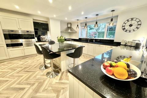 4 bedroom detached house for sale, Ferndown Road, Solihull