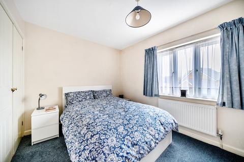 7 Candlerush Close, Woking, GU22 8AT