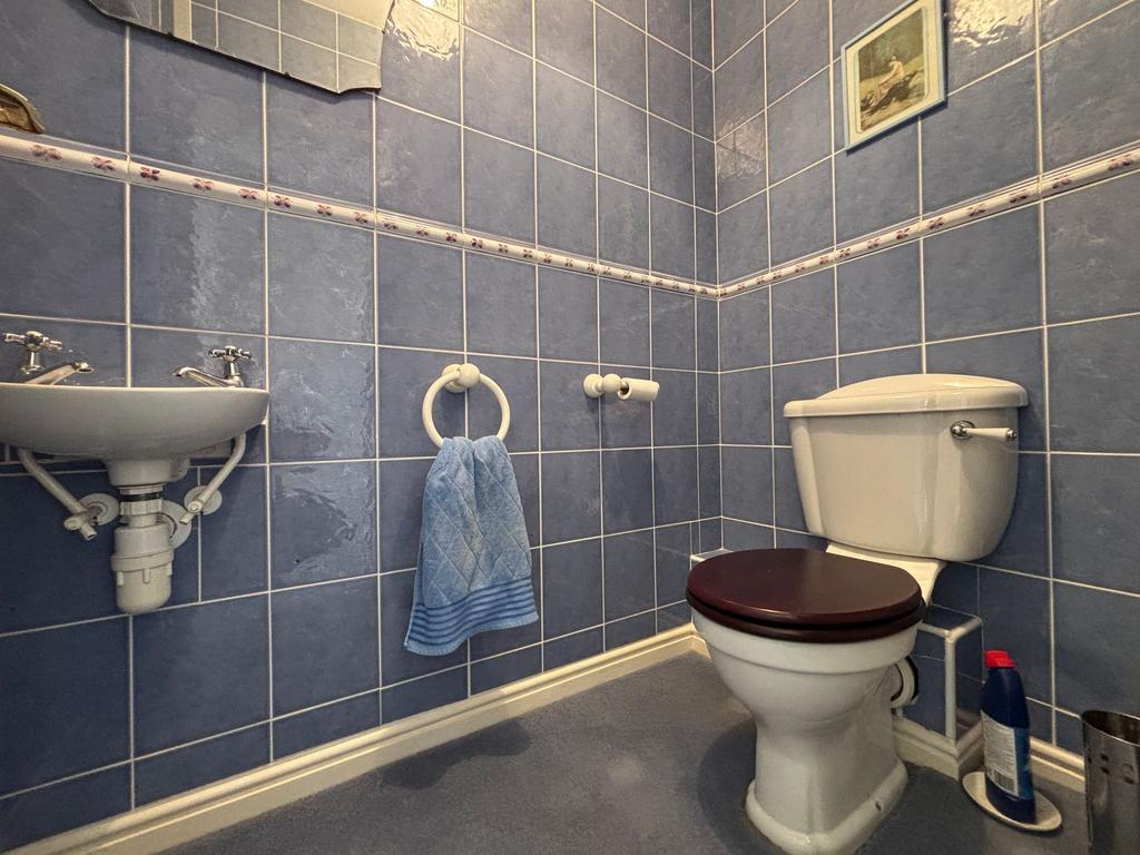 Cloakroom/WC