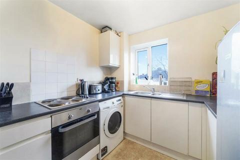 2 bedroom flat for sale, Redford Close, Feltham, Surrey, TW13 4TH