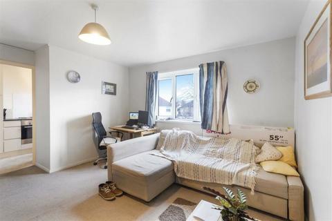 2 bedroom flat for sale, Redford Close, Feltham, Surrey, TW13 4TH