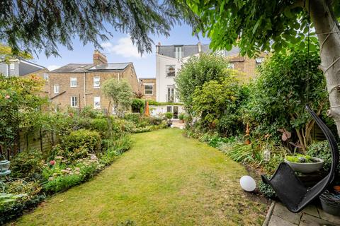 4 bedroom end of terrace house for sale, Angles Road, Streatham