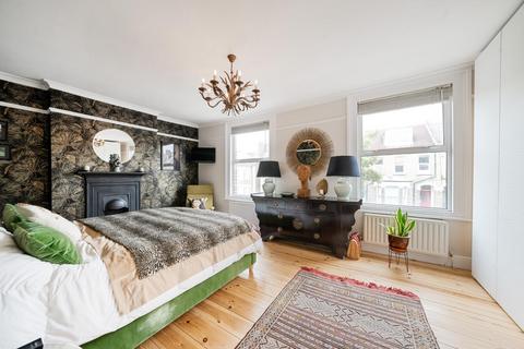 4 bedroom end of terrace house for sale, Angles Road, Streatham