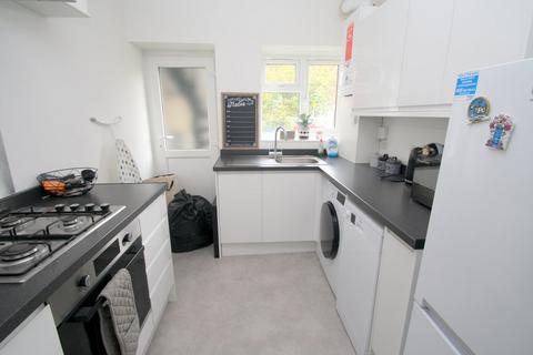 2 bedroom apartment to rent, Laleham Road, Staines-upon-Thames, TW18