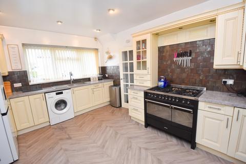 3 bedroom semi-detached house for sale, Winchester Road, Urmston, M41