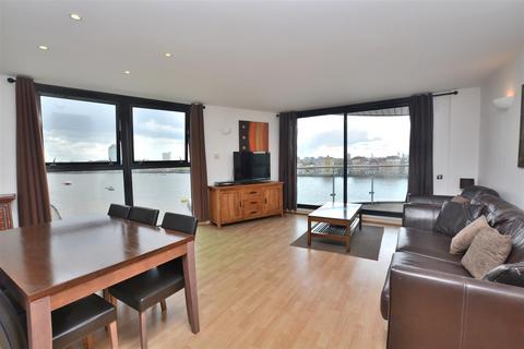 2 bedroom apartment to rent, Ocean Wharf, Canary Wharf, E14