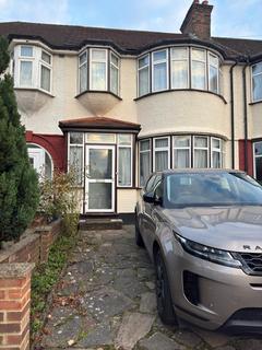 5 bedroom terraced house to rent, Colin Gardens, London NW9