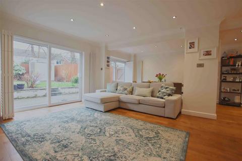 4 bedroom house for sale, Kingsley Avenue, Borehamwood