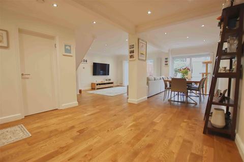 4 bedroom house for sale, Kingsley Avenue, Borehamwood