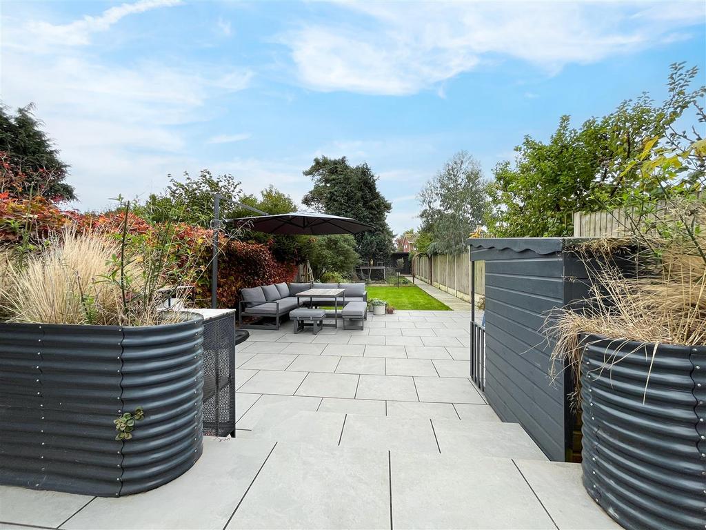 Garden/ patio area