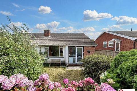 2 bedroom semi-detached bungalow for sale, Llantrisant, Pontyclun CF72