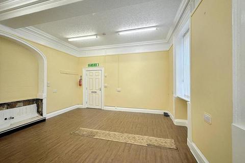 Retail property (high street) to rent, 1 Silver Street, Thorne, Doncaster