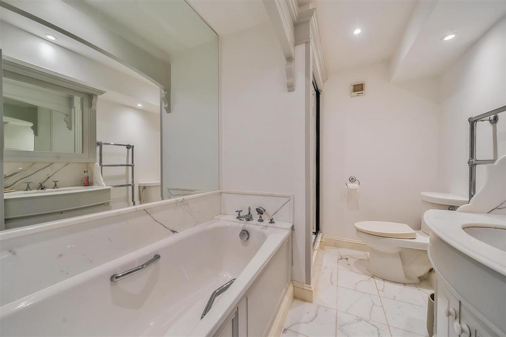 https://media.onthemarket.com/properties/16122418/1518102478/image-11-1024x1024.jpg