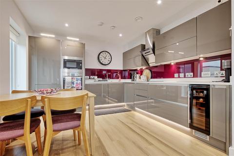 2 bedroom flat for sale, Beacon Rise, Newmarket Road, Cambridge