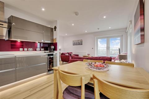 2 bedroom flat for sale, Beacon Rise, Newmarket Road, Cambridge