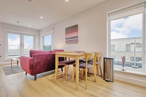 2 bedroom flat for sale, Beacon Rise, Newmarket Road, Cambridge