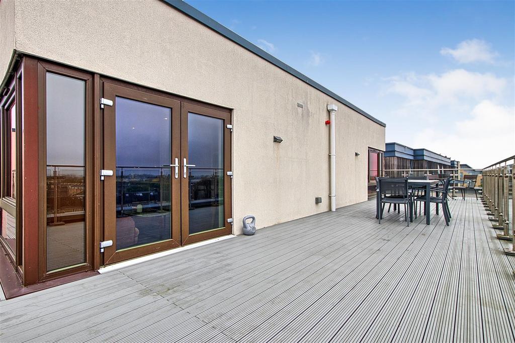 Roof terrace 2.jpg