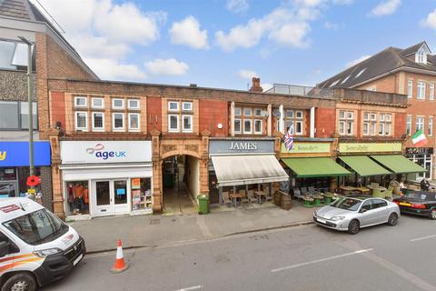 1 bedroom flat for sale, High Street, Horley, Surrey