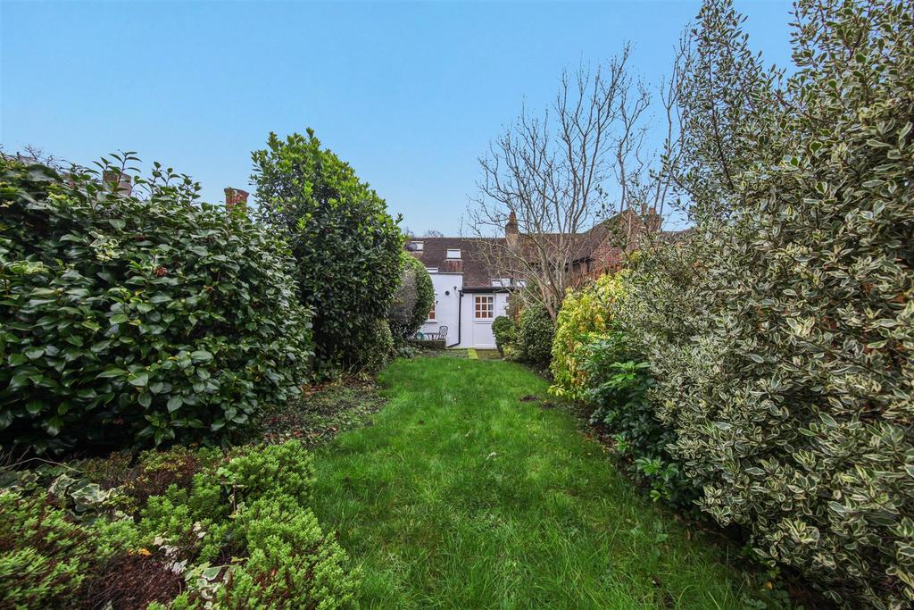 4 Hendon Park Cottages, Highwood Hill - HDMf R0bq Bq