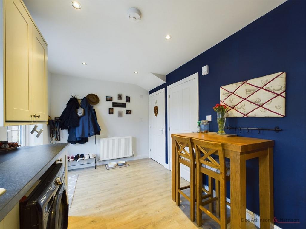 Kitchen/Dining Area