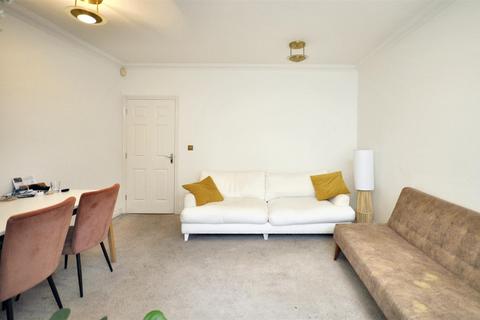 2 bedroom flat to rent, 3 John Cullis Gardens,Leamington Spa