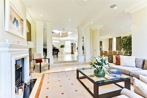 12 Spicers Field, Oxshott, Leatherhead, KT22 0UT