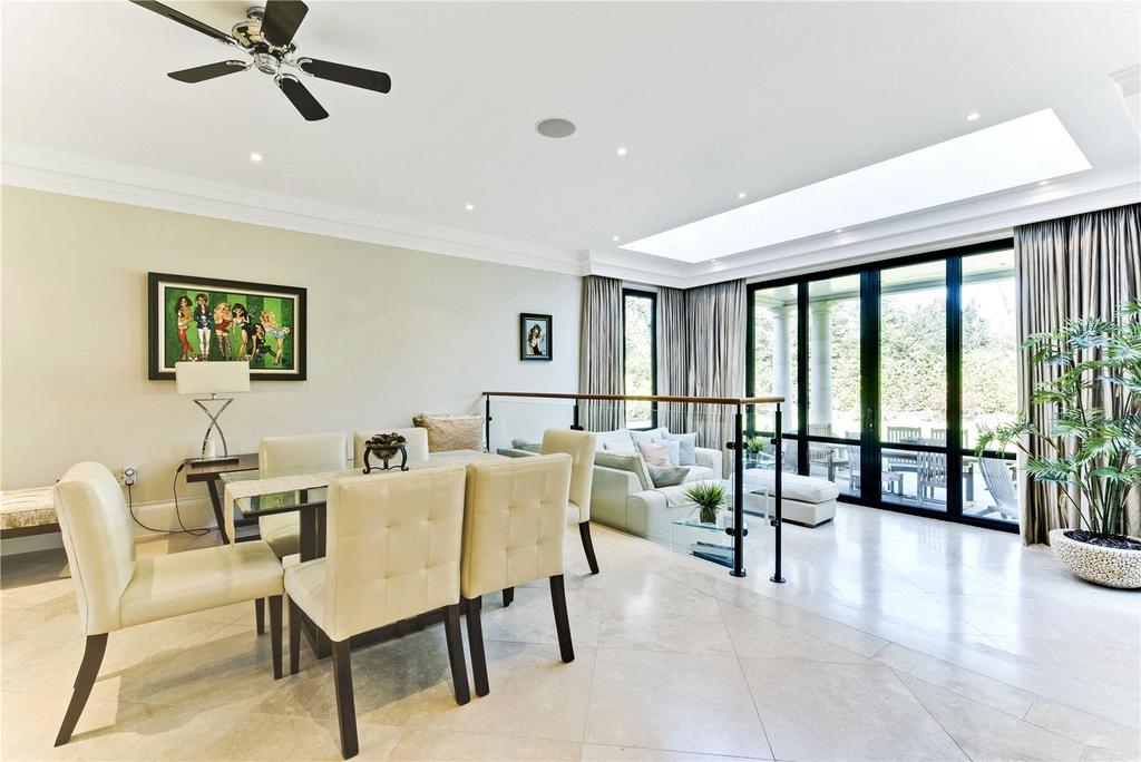 Breakfast Room