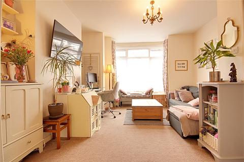 2 bedroom flat for sale, St. Andrews Road, Enfield, EN1