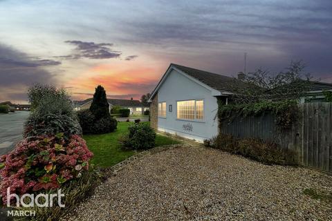 2 bedroom detached bungalow for sale, Cherrywood Avenue, March