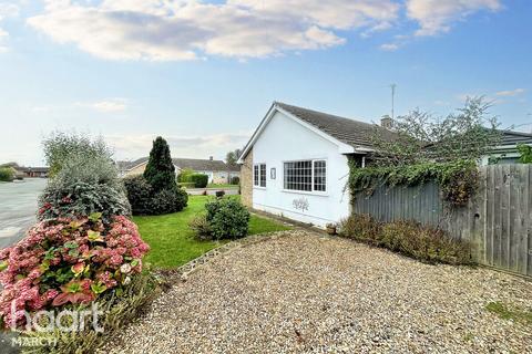 2 bedroom detached bungalow for sale, Cherrywood Avenue, March