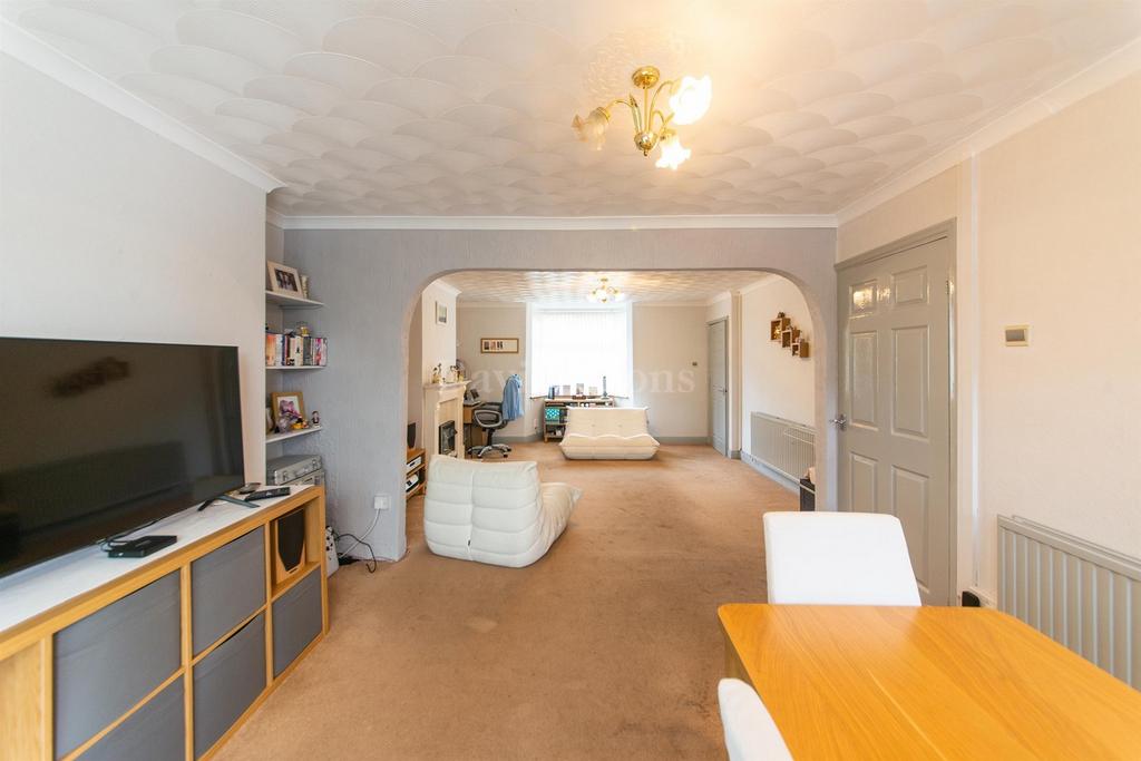 Lounge/Dining Room