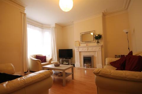 5 bedroom terraced house to rent, Tenth Avenue, Heaton