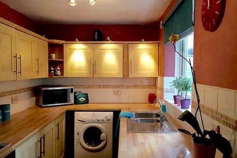 4 bedroom terraced house to rent, Meldon Terrace, Heaton