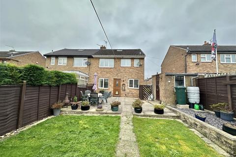 2 bedroom semi-detached house for sale, Leyburn Avenue, Heckmondwike