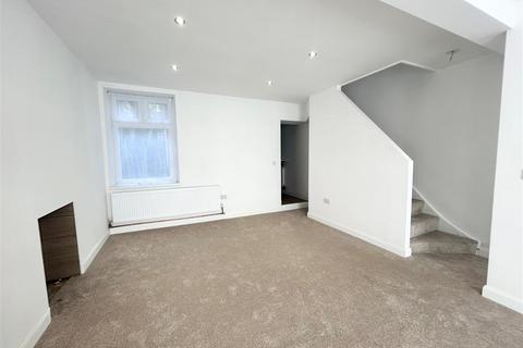 3 bedroom end of terrace house to rent, Vale View Terrace, Nantymoel, Bridgend, CF32 7PB