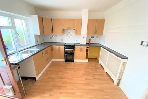 3 bedroom semi-detached house to rent, Solihull, Solihull B91