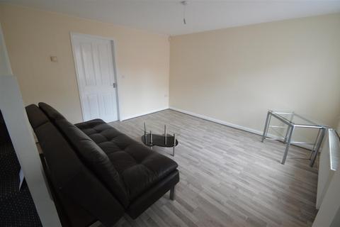 3 bedroom house to rent, Olanyian Drive, Manchester M8