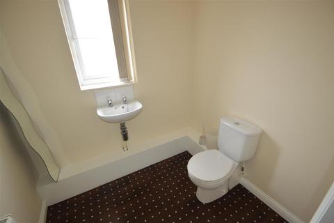 3 bedroom house to rent, Olanyian Drive, Manchester M8