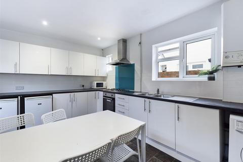 6 bedroom end of terrace house to rent, Upper Lewes Road, Brighton