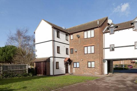 1 bedroom flat to rent, Robina Close, Northwood Hills, Northwood, HA6