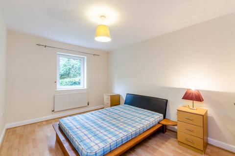 2 bedroom flat to rent, High Road, Harrow Weald, Harrow, HA3