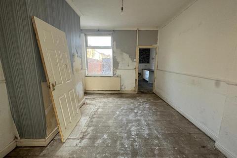 3 bedroom end of terrace house for sale, Albert Street West, Failsworth, Manchester