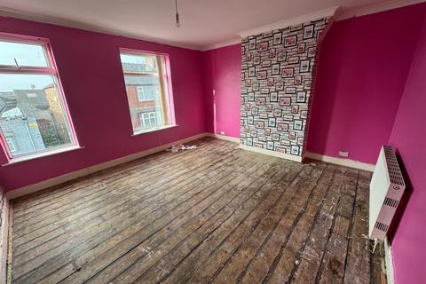 3 bedroom end of terrace house for sale, Albert Street West, Failsworth, Manchester