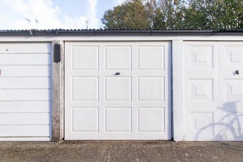 Garage for sale, , CT10