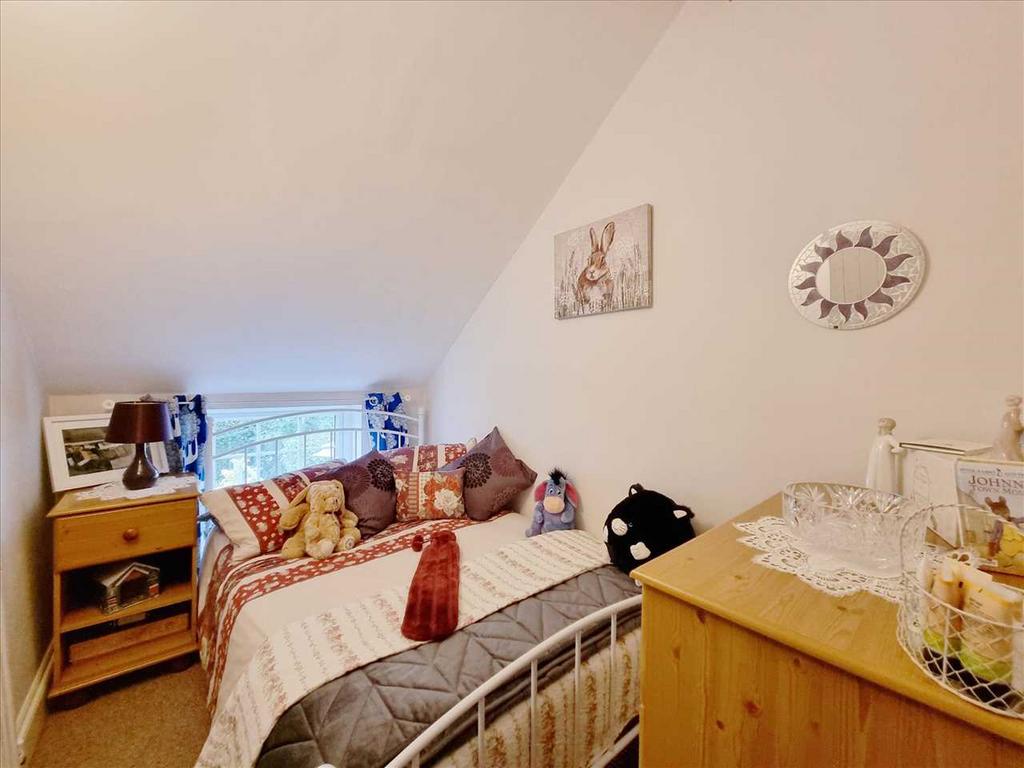 Bedroom 4: