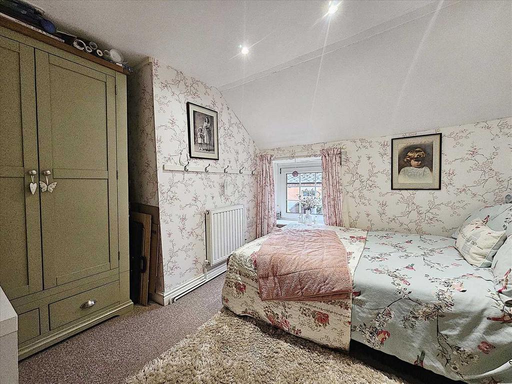 Bedroom 2: