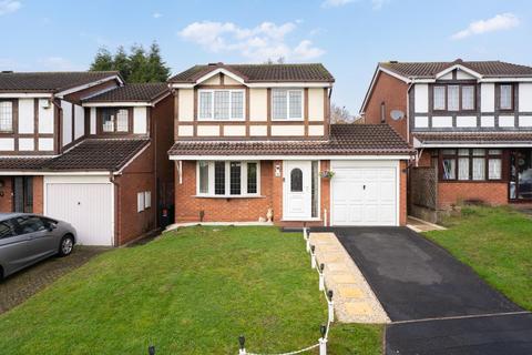 3 bedroom detached house for sale, Hever Close, Dudley