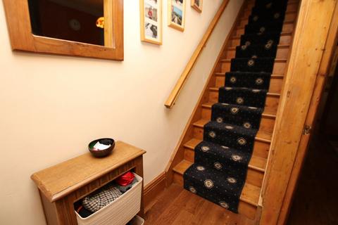 28 Bridge Street, Penistone, Sheffield, S36 6AJ