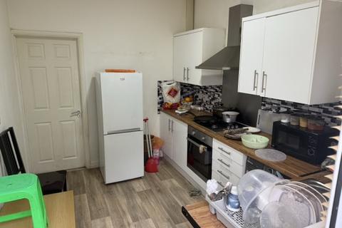 2 bedroom maisonette for sale, Albany Road, Romford RM6